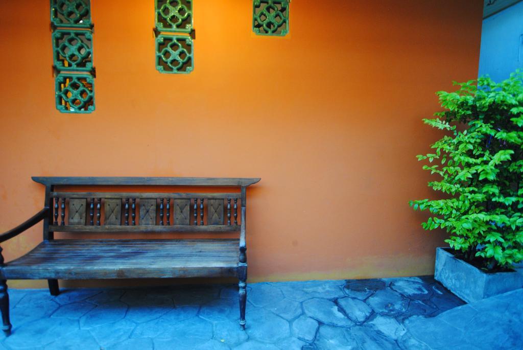 Focal Local Bed & Breakfast Μπανγκόκ Εξωτερικό φωτογραφία